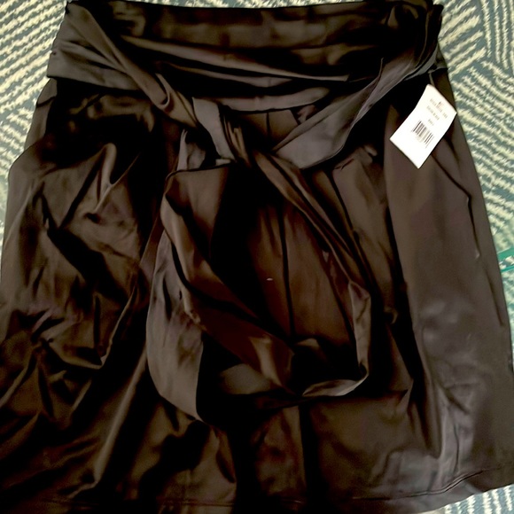 Satin black skirt - Picture 1 of 3
